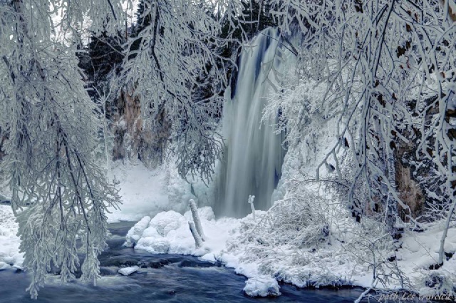 Black-Hills-SD/640x480_frosty photo of Spearfish Falls.jpg